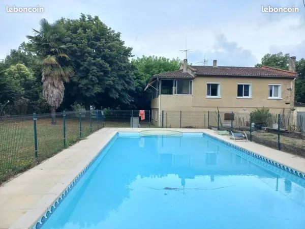 Maison a étage a l'Isle de Noé 32300 Gers