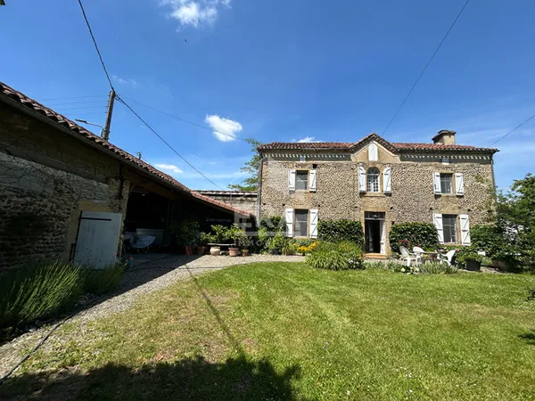 À vendre - Maison de charme à Jû-Belloc (Gers)