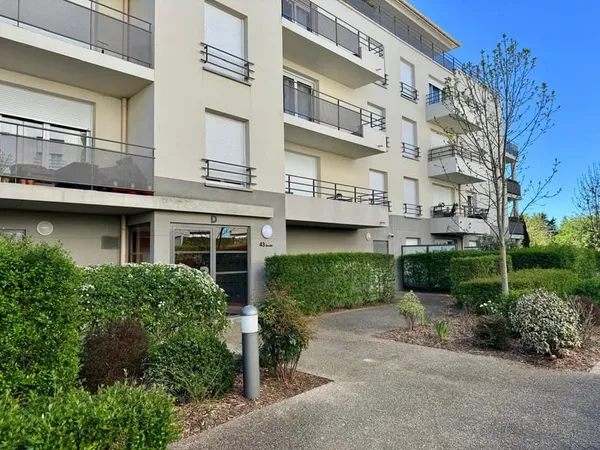 Appartement F3 vue Seine avec parking à Hardricourt