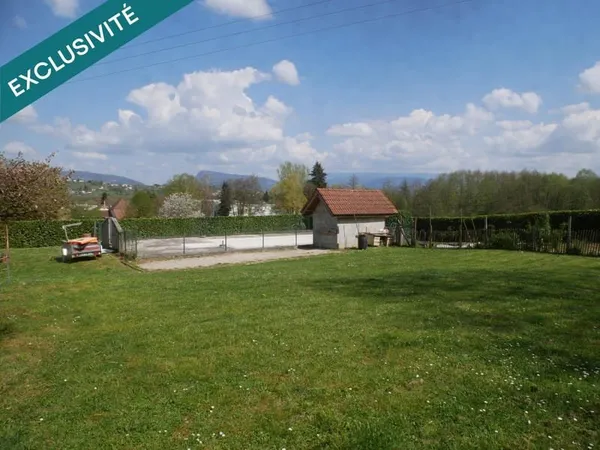 GRAND TERRAIN SANS VIS A VIS