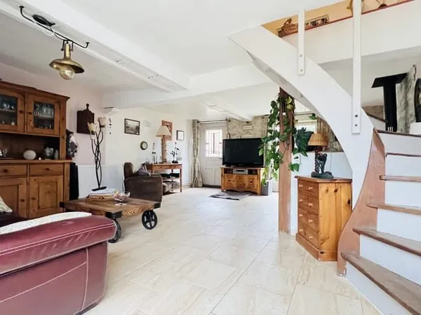 Charmante maison en pierre 152 m2 habitables Village ave