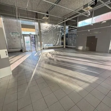 Local commercial 146 m²