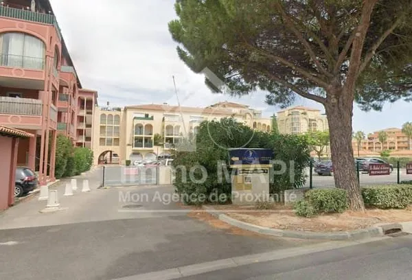 Parking 12 m²
