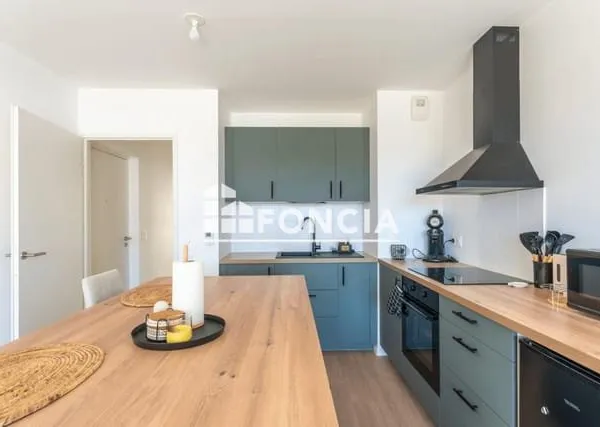 À VENDRE - Appartement T2 traversant avec terrasse et parking - Bordeaux