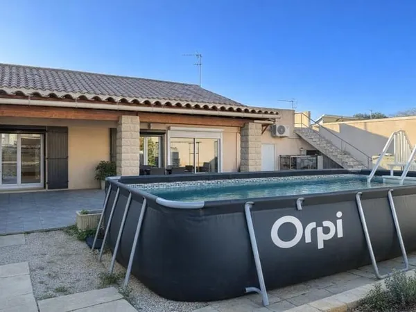 Bien rare ! Maison familiale avec piscine + studio indépendant à Miramas, calme recherché et beau po