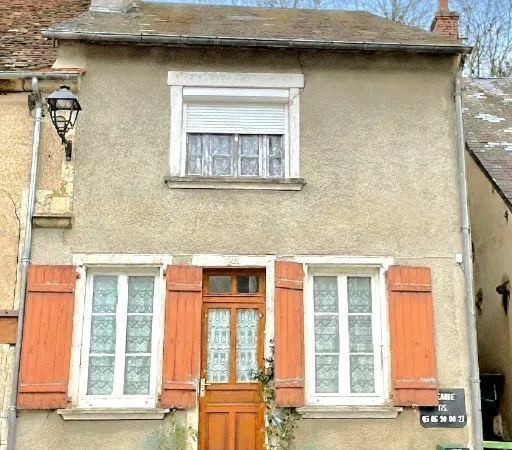 Maison de village et son jardin au pied du vieux château - Moulins-Engilbert