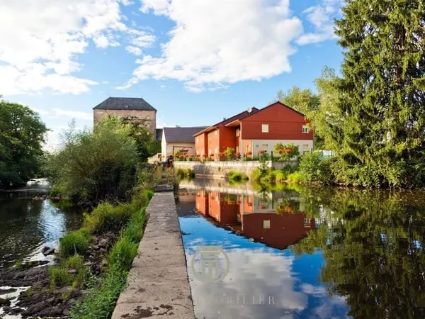 Complexe immobilier avec moulin, restaurant, bar et maison d'habitation