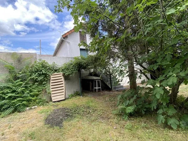 Maison 3 pièces sur 395 m2 quartier la Main de Fer avec un fort potentiel d'agrandissement ou deux m