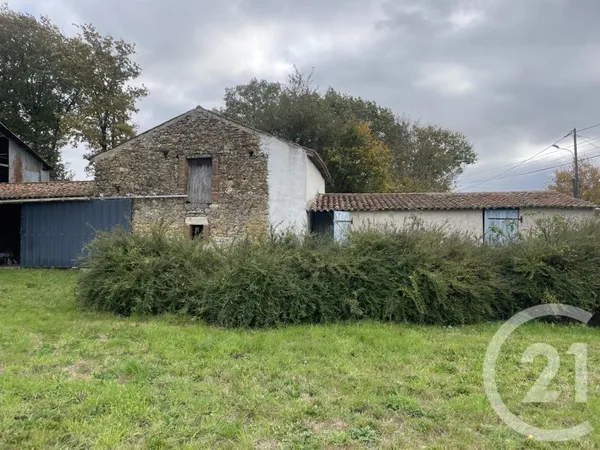 Terrain 684 m²