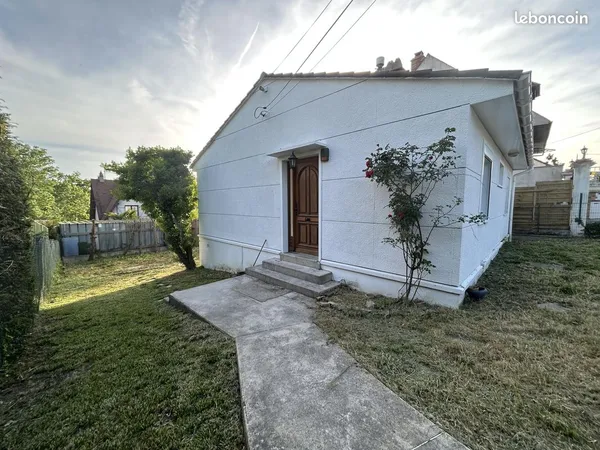 Vente | Maison de plain-pied | 4p | 3ch | 77 m² | Montfermeil | Balcon · Jardin