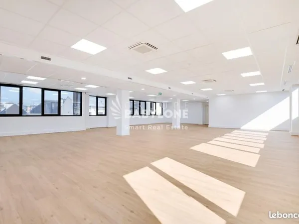 Bureaux 1 136 m²