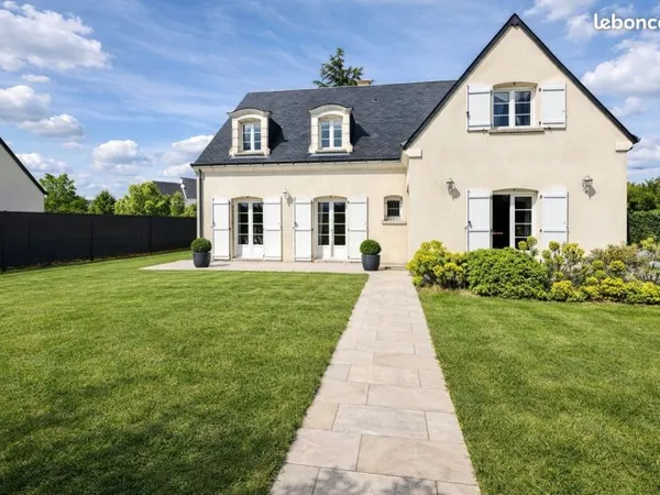 Maison 7 pièces 215 m²