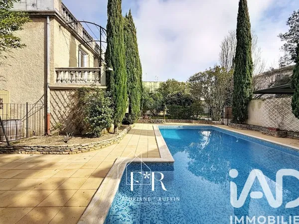 Maison 6 pièces 226 m²
