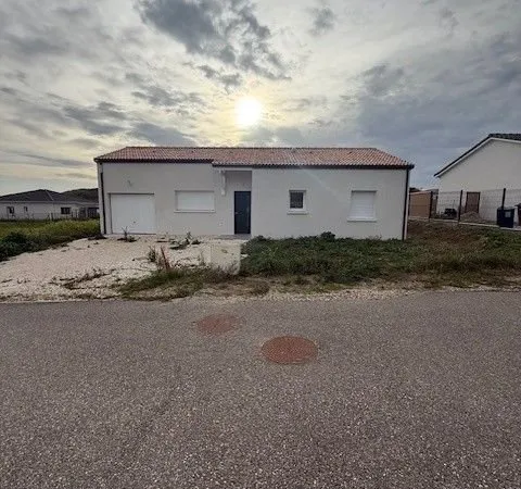 Maison - 90 m² - 4 pièces
