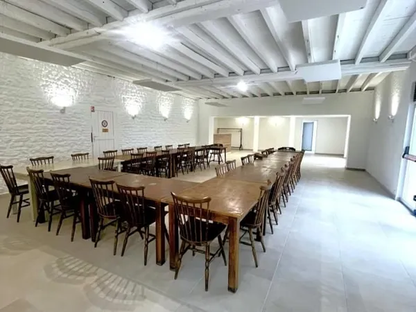 Commerce loisirs tourisme 385 m²