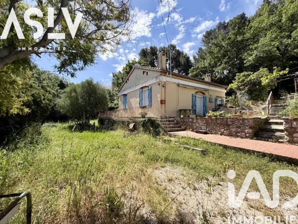 Terrain 1751 m²