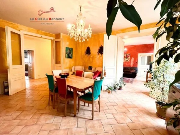 Immeuble 22 pièces 365 m²