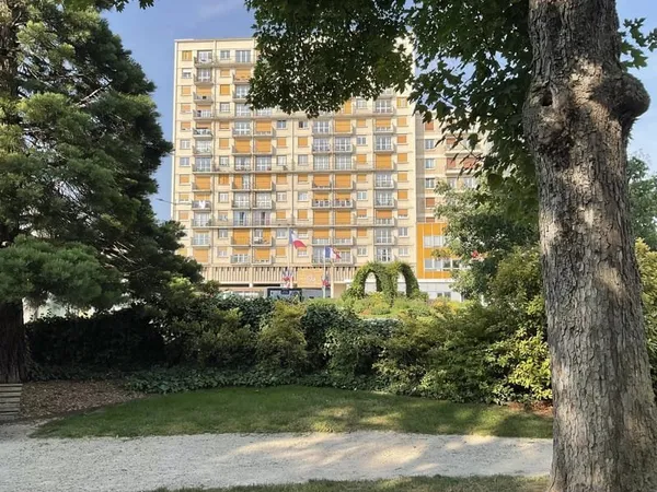 Appartement de Type T3 - Balcon & Ascenseur