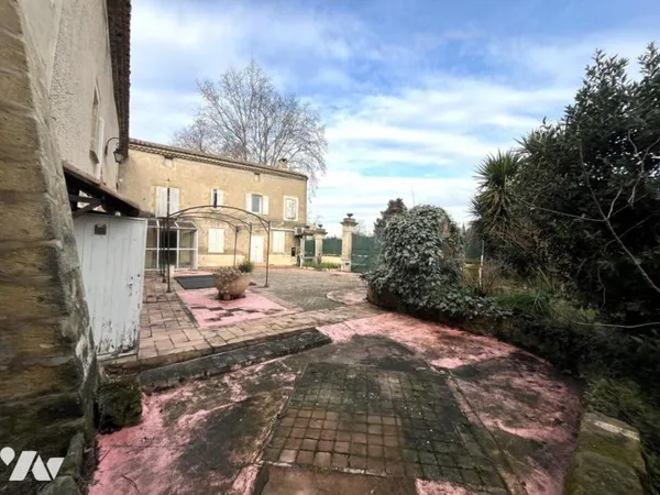 Maison 11 pièces 262 m²