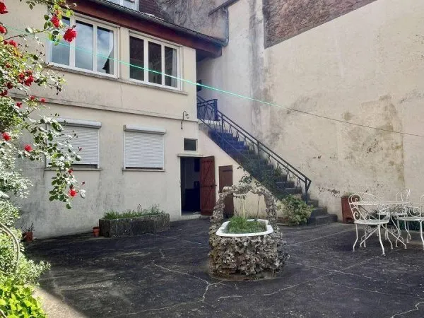 Immeuble 151 m²