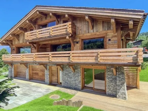 Exceptionnel chalet neuf à proximité des pistes de ski et du pre