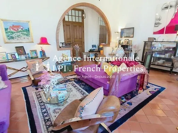 Appartement bourgeois de type T3 de 100m² environ - Coeur de ville - Perpignan