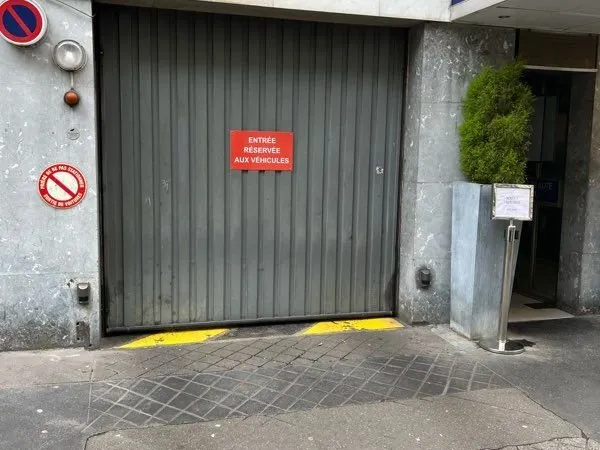 Location parking Victor Hugo