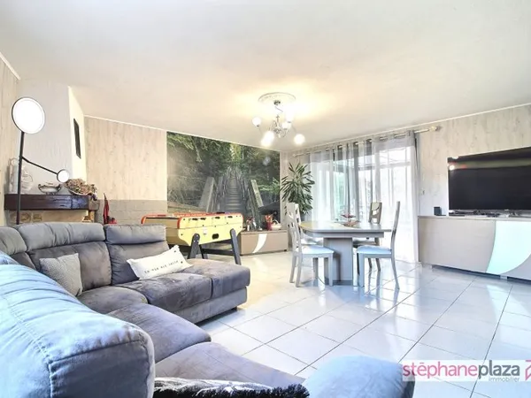 Appartement 113 m2 quartier Poncharra + 2 chambres + véranda + garage + caves