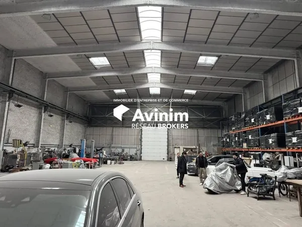 Entrepôt 3500 m²