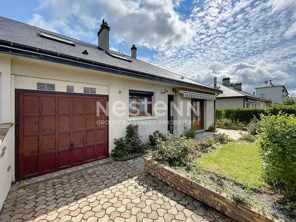 A vendre Maison de 6 pièces de 110 m2 à Plaisir - Quartier centre ville