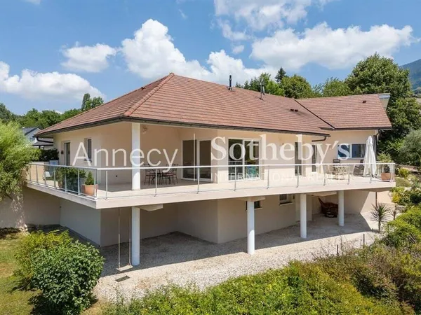 Maison 6 pièces 210 m²