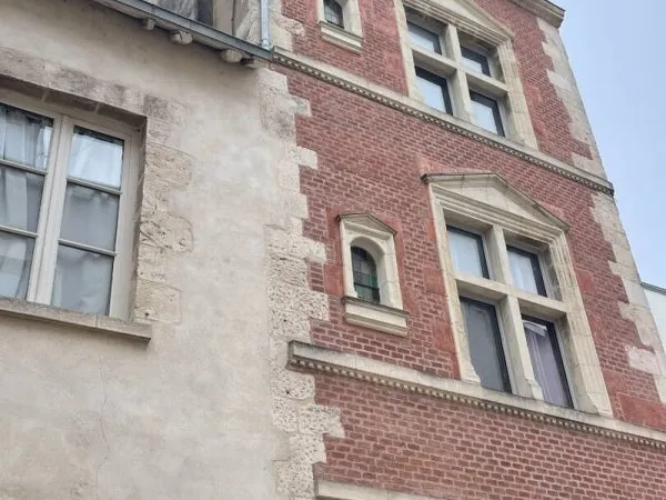 Appartement Orleans T2 bis 50.10 m2 en duplex - charme de l'ancien - petite copropriété - séjour + c