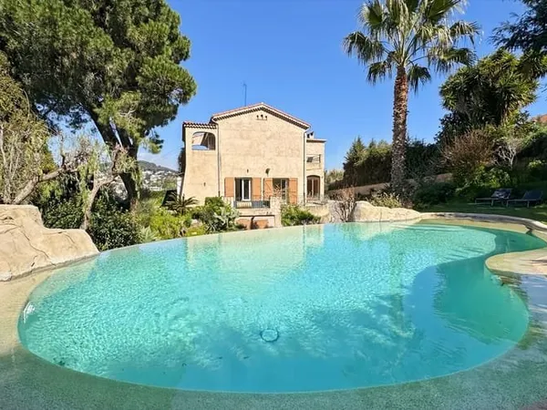 Maison 7 pièces 200 m²