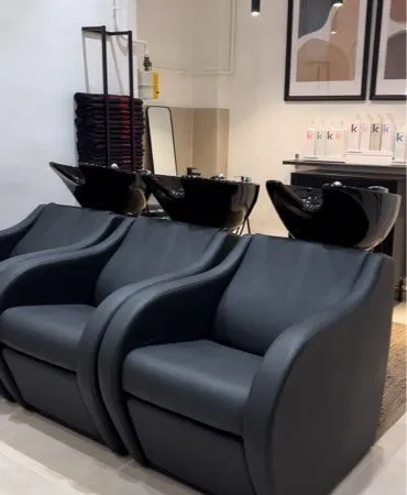 FAIBLE LOYER. Salon de coiffure équipé - Droit au bail - Lyon 4
