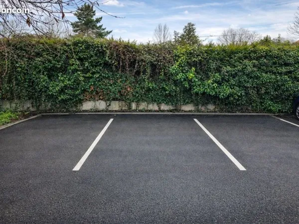 Location places de parking extérieur sécurisé