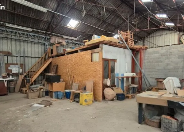 Local d’activité et entrepôt Location Axat  200m² 50000€