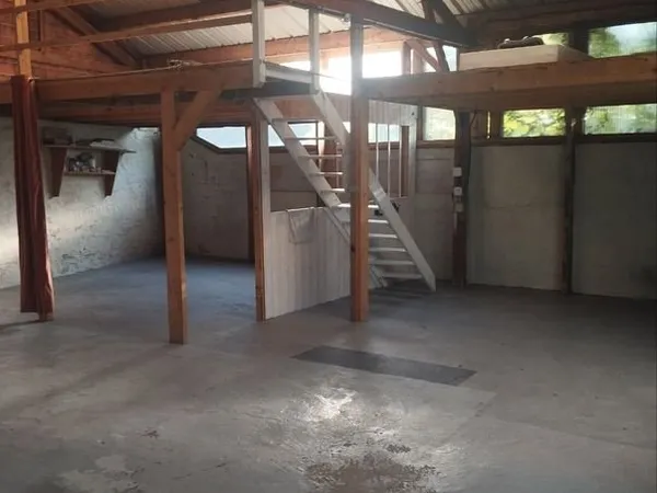 Garage 84 m² - idéal passionné auto / collection - 5 véhicules - proche Paris