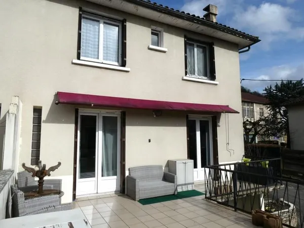 Idéal 1er achat ! A vendre SAINT-CÉRÉ 46400 maison de ville 5 pièces 3 chambres avec garage et jardi