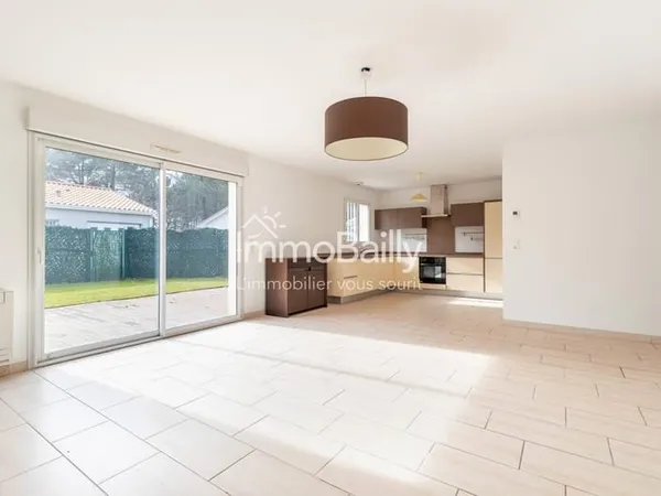 MAISON 88M2 3 CHAMBRES JARDIN GARAGE