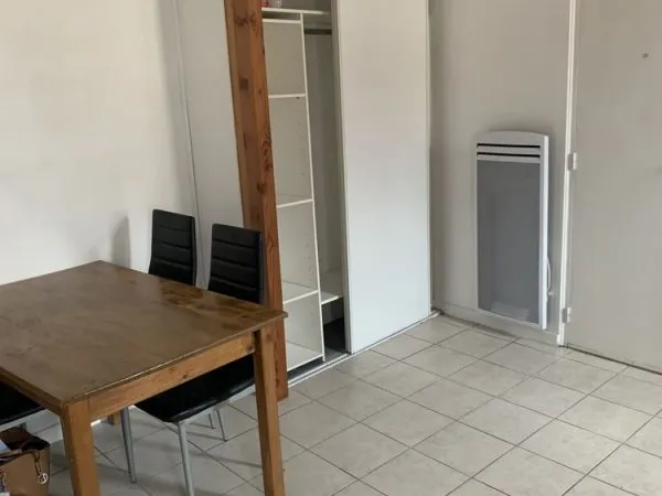 ? Appartement T2 non meublé Centre-ville de Narbonne