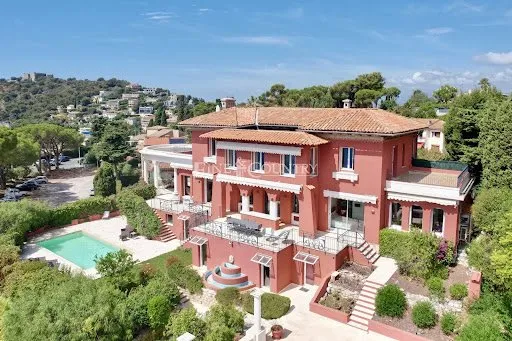 Villa 9 pièces 430 m²
