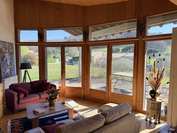 MAISON ARCHITECTE AVEC VUE SUR LA MONTAGNE NOIRE A DEUX PAS