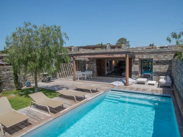 Santa Giulia villa avec piscine à louer