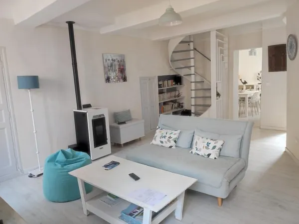LORGUES, Appartement lumineux avec 2 chambres et terrasse