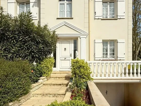 Maison familiale de 120 m2 3/4 chambres Jardin & terrass