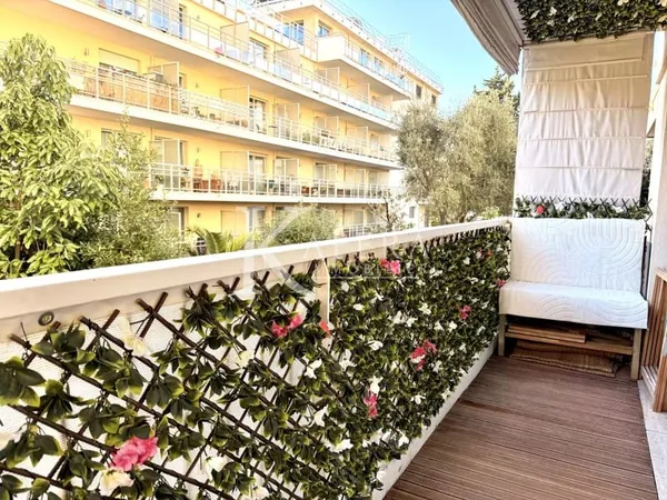 VENTE 2P 64M2 - CANNES CARNOT - TERRASSE - PARKING INTERIEUR