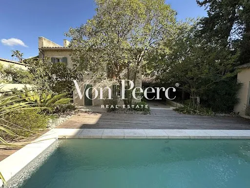 Maison 8 pièces 210 m²