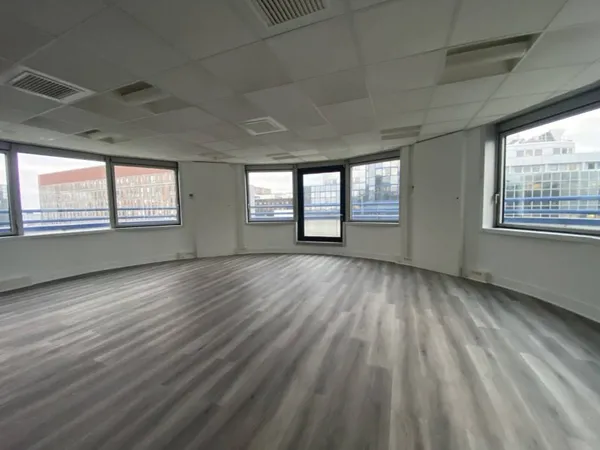 Bureaux 3667 m²