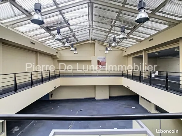 Local commercial 1 311 m²
