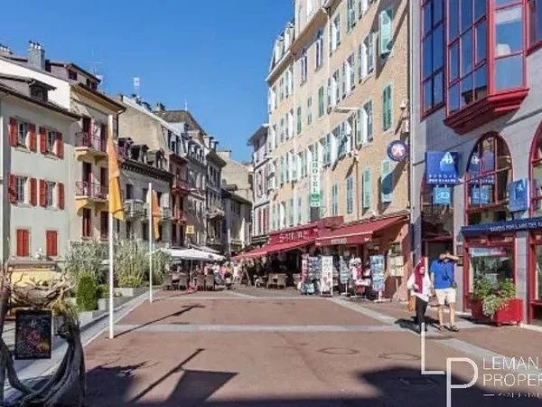 Local commercial 80 m²